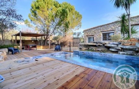 G&icirc;te n&deg;30G13337 Pujaut - Gard - L'Esquirou