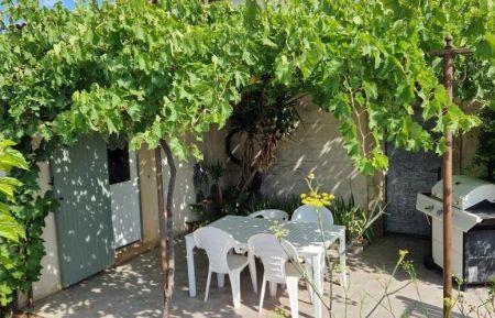 G&icirc;te n&deg;30G13348 Rochefort-du-Gard - Gard - photo