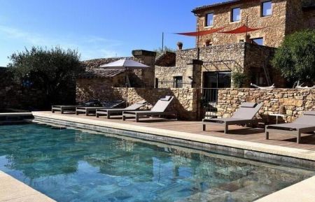 G&icirc;te n&deg;30G13383 Aigaliers - Gard - Piscine