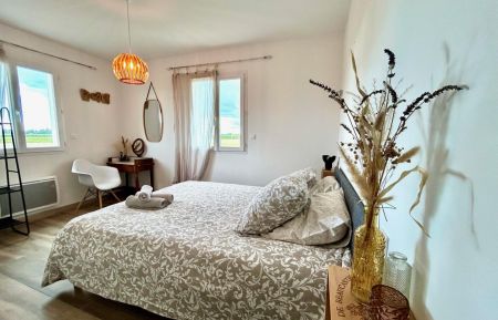 G&icirc;te n&deg;30G13212 Meynes - Gard - CHAMBRE LIT 160