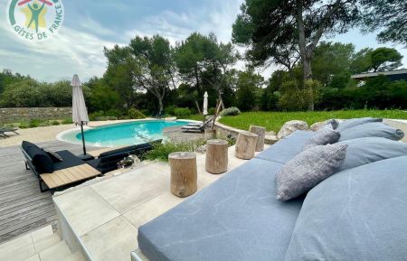 G&icirc;te n&deg;30G13298 N&icirc;mes - Gard - photo